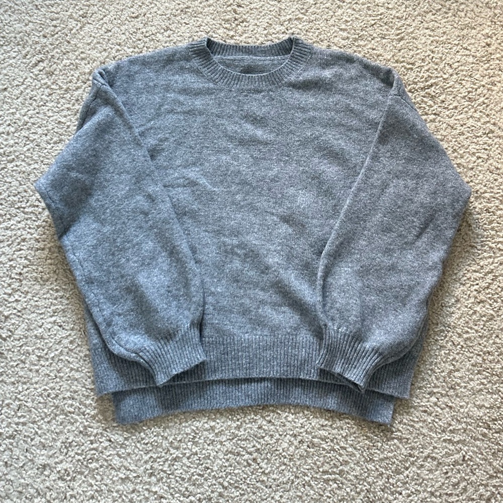 NWOT Gray Oversized TikTok Shop Sweater
